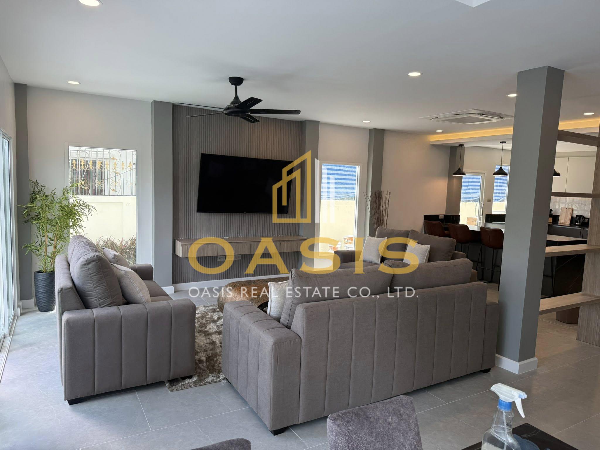 Elegant 5-Bedroom Pool Villa for Rent Elegant 5-Bedroom Pool Villa for Rent