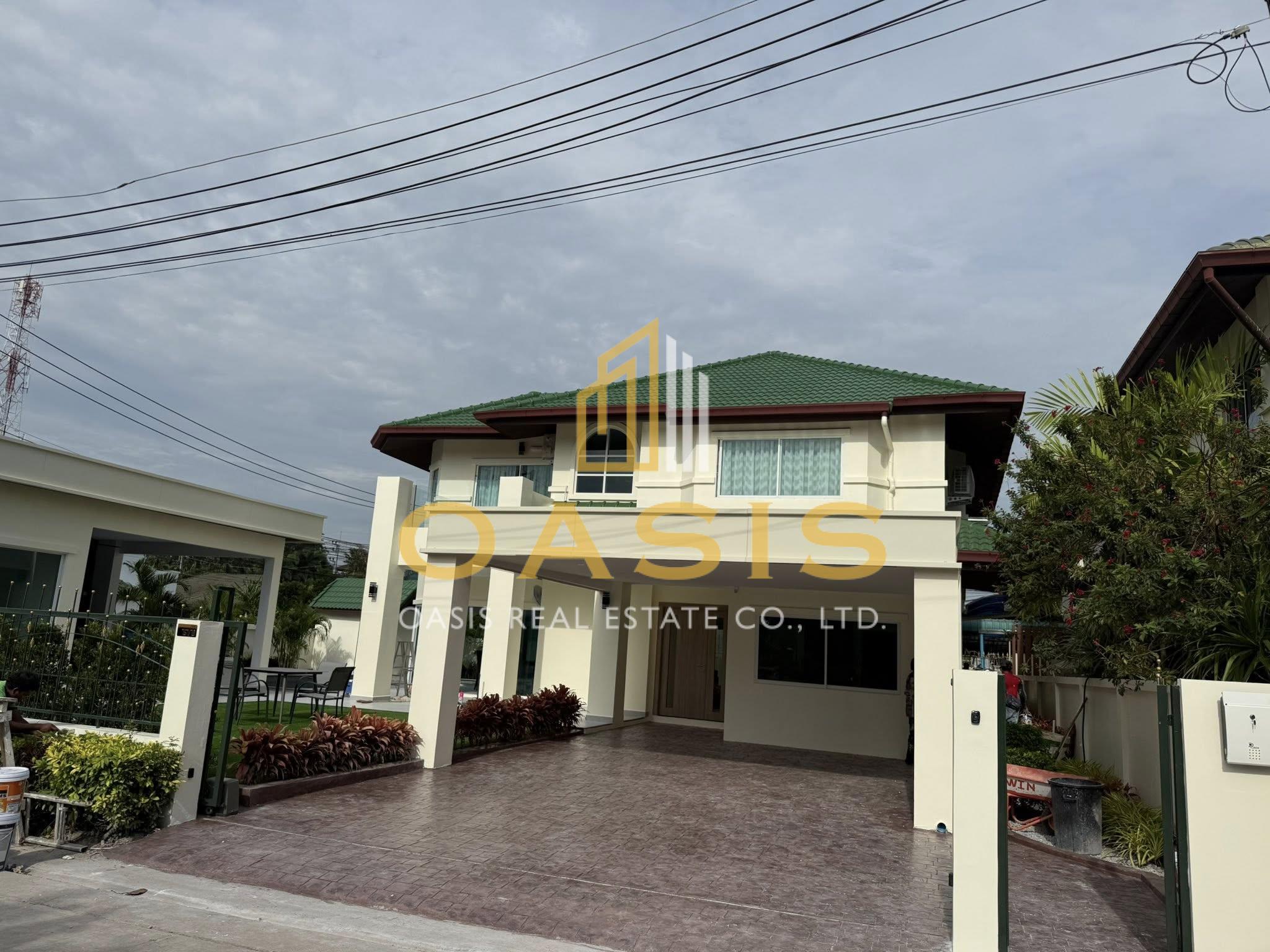 Elegant 5-Bedroom Pool Villa for Rent Elegant 5-Bedroom Pool Villa for Rent