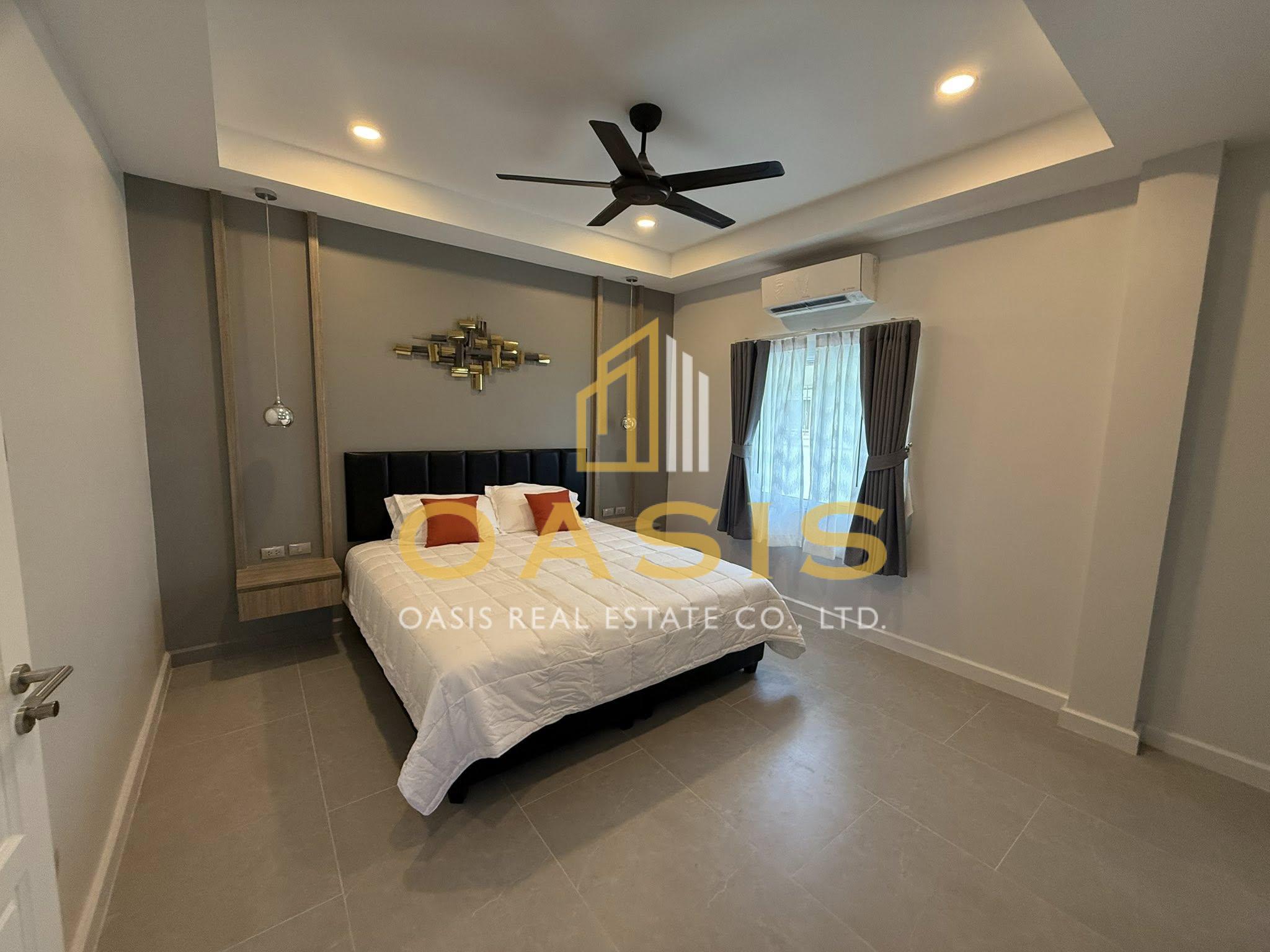 Elegant 5-Bedroom Pool Villa for Rent Elegant 5-Bedroom Pool Villa for Rent