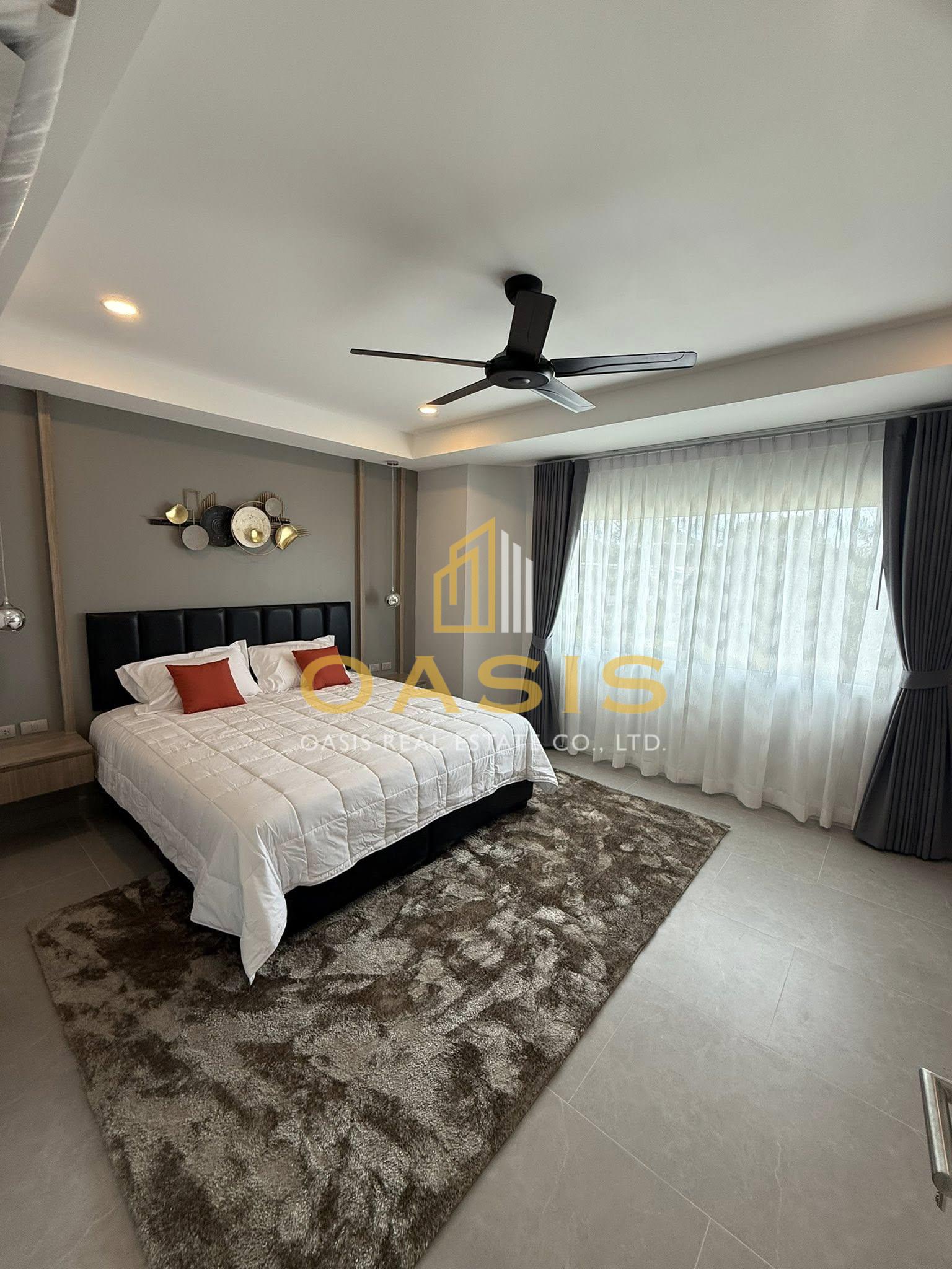 Elegant 5-Bedroom Pool Villa for Rent Elegant 5-Bedroom Pool Villa for Rent