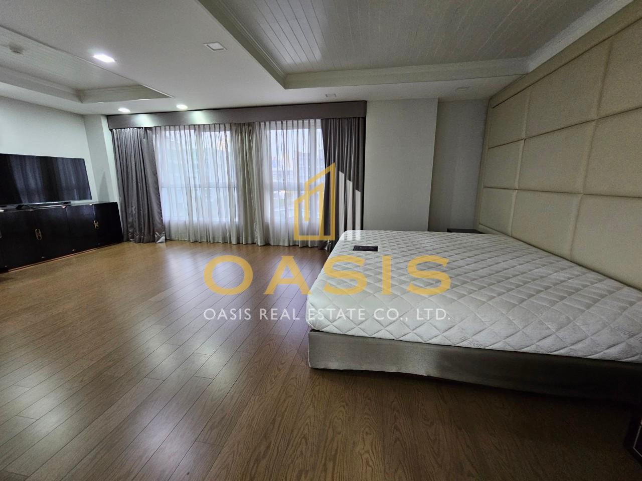 Avenue 61 Condominium for rent