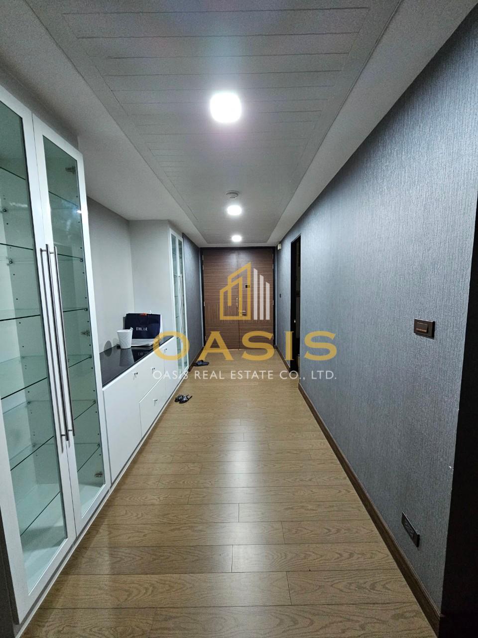 Avenue 61 Condominium for rent