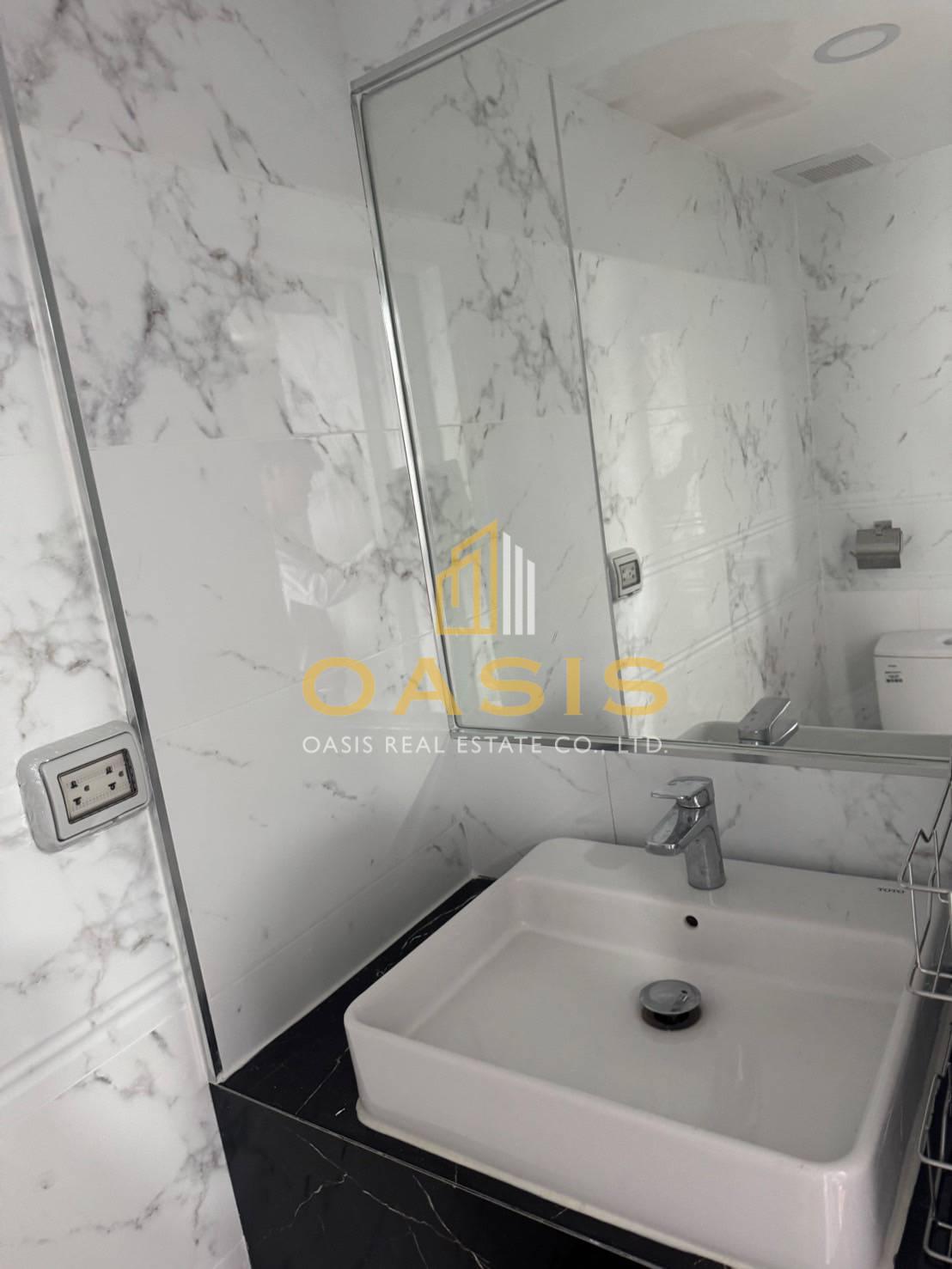 Knightsbridge Space Ratchayothin for sale