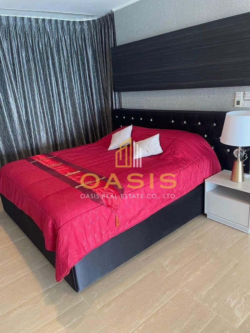 North Point Wongamat Beach Exceptional Duplex for Sale