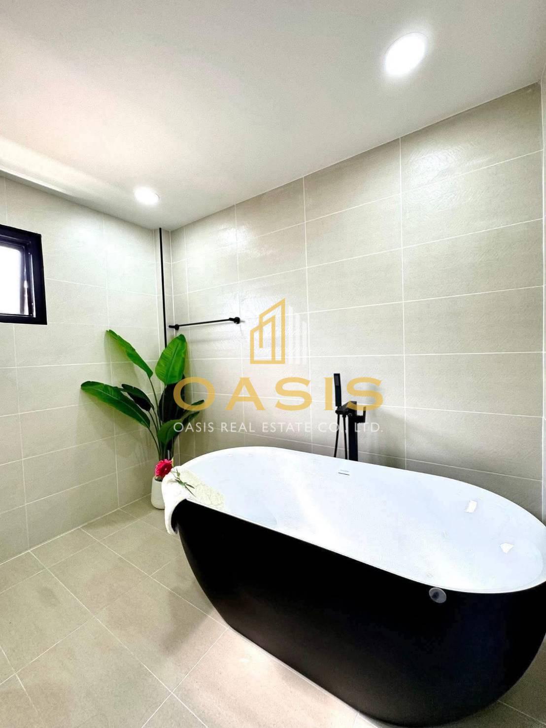 Pattaya Park Hill pool villa for sale