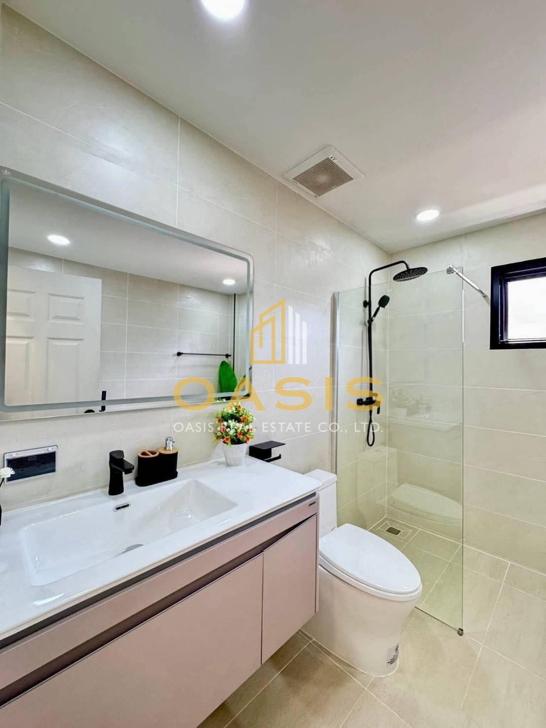 Pattaya Park Hill pool villa for sale