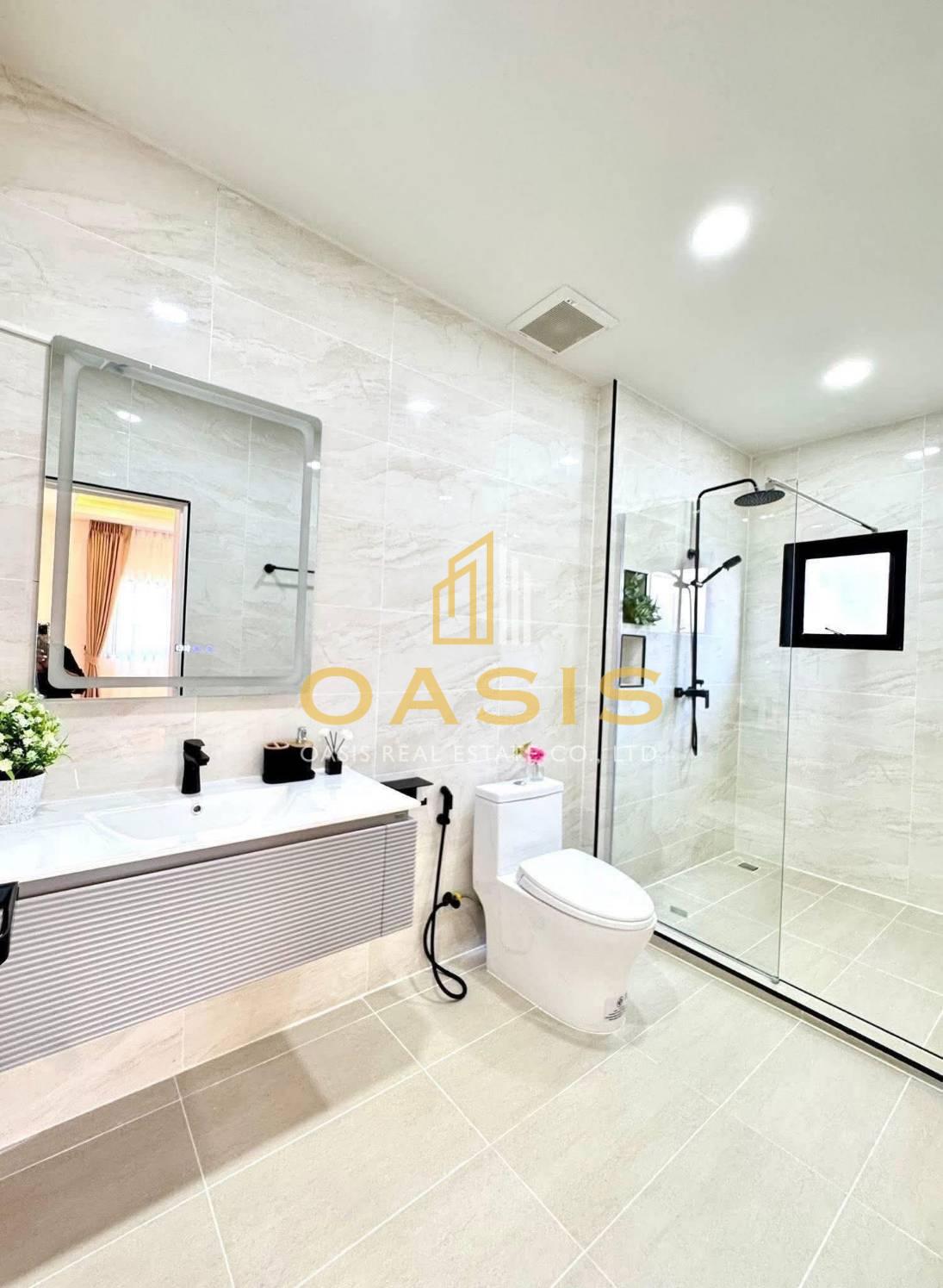 Pattaya Park Hill pool villa for sale