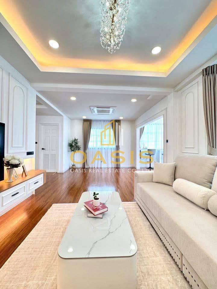 Pattaya Park Hill pool villa for sale