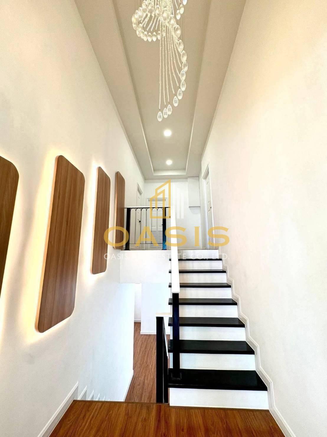 Pattaya Park Hill pool villa for sale