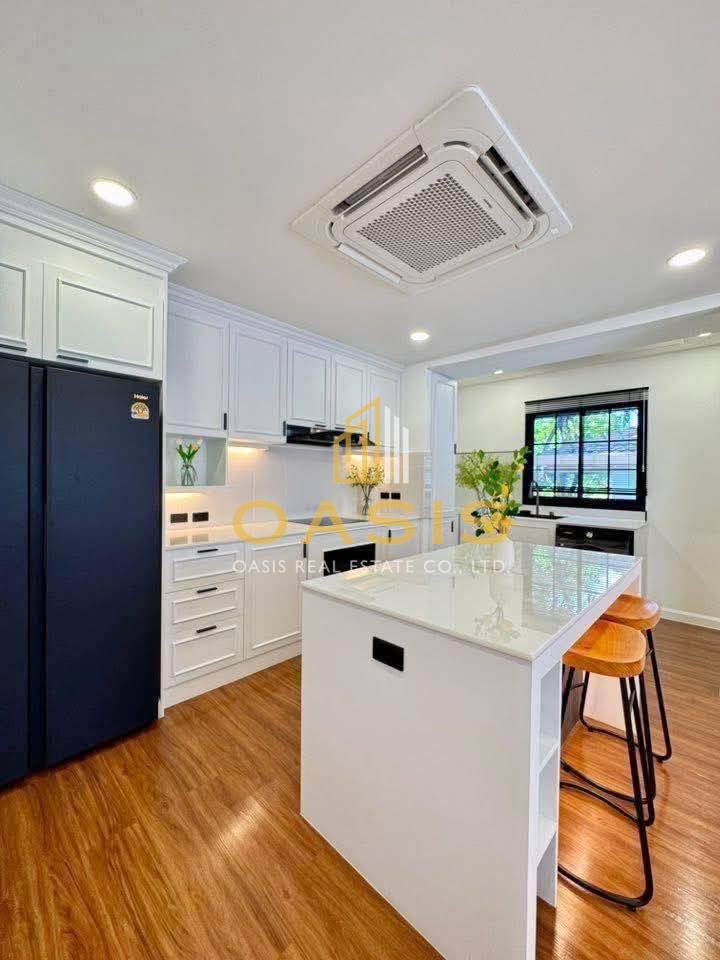 Pattaya Park Hill pool villa for sale