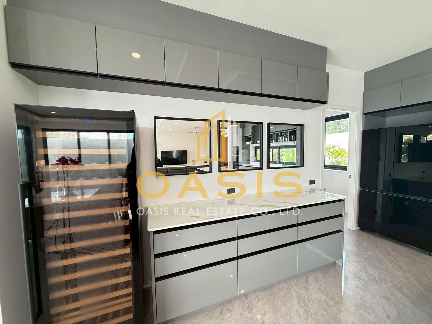 LUXURY POOL VILLAS IN A PRIME HILLSIDE LOCATION FOR SALE