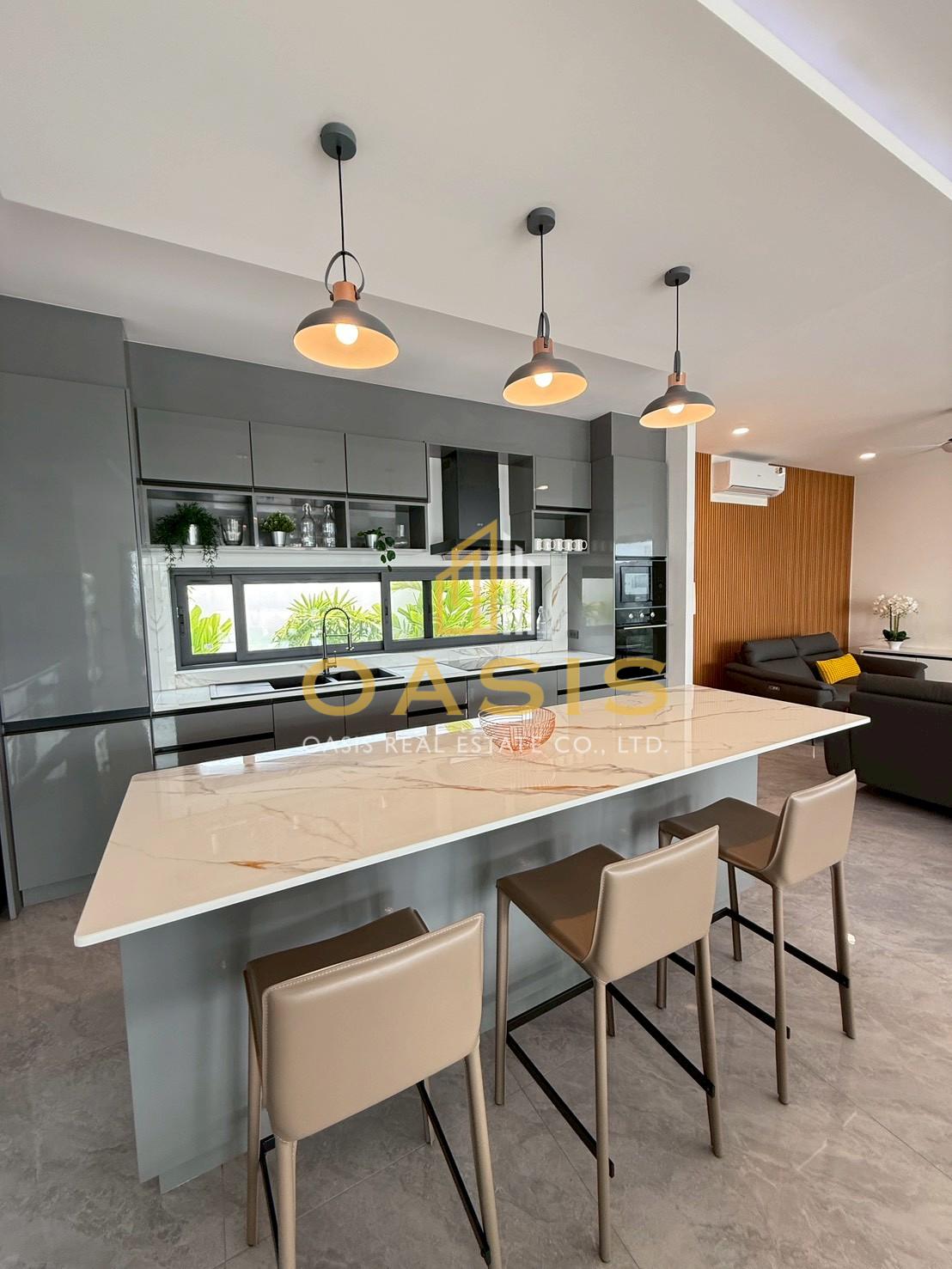 LUXURY POOL VILLAS IN A PRIME HILLSIDE LOCATION FOR SALE