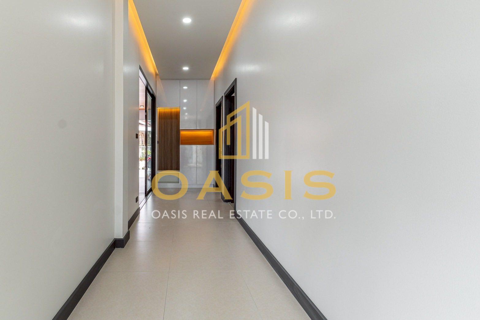 Modern Style Single House Pool Villa for Sale in Central Pattaya