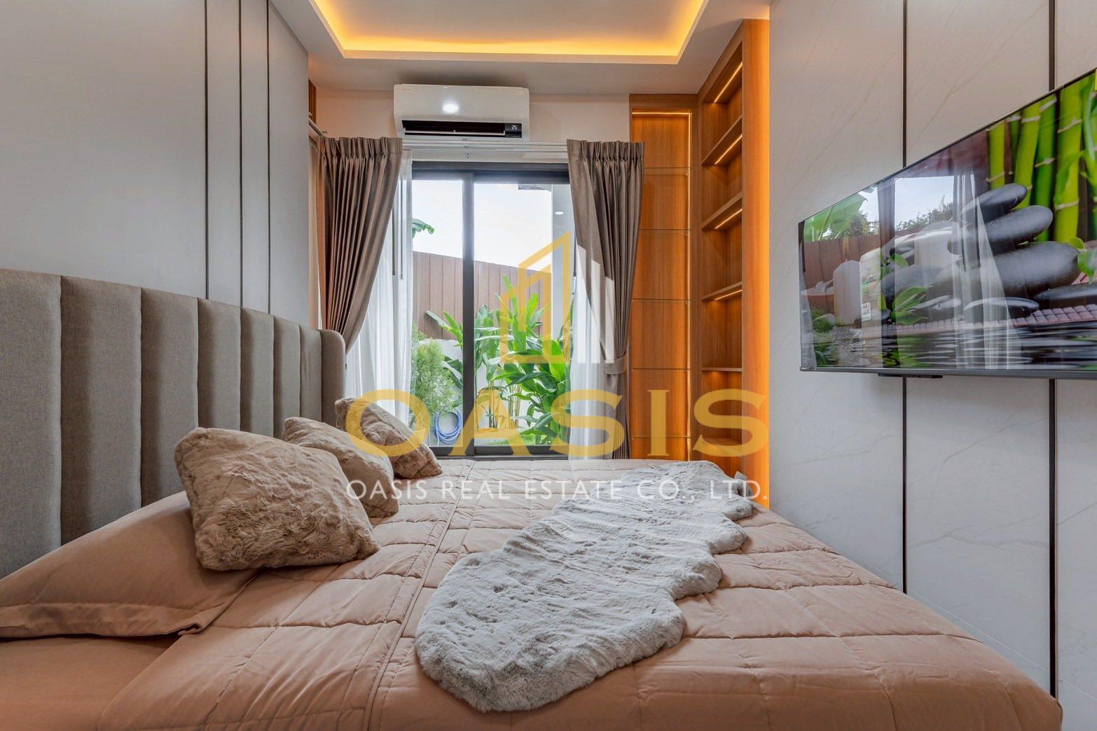 Modern Style Single House Pool Villa for Sale in Central Pattaya