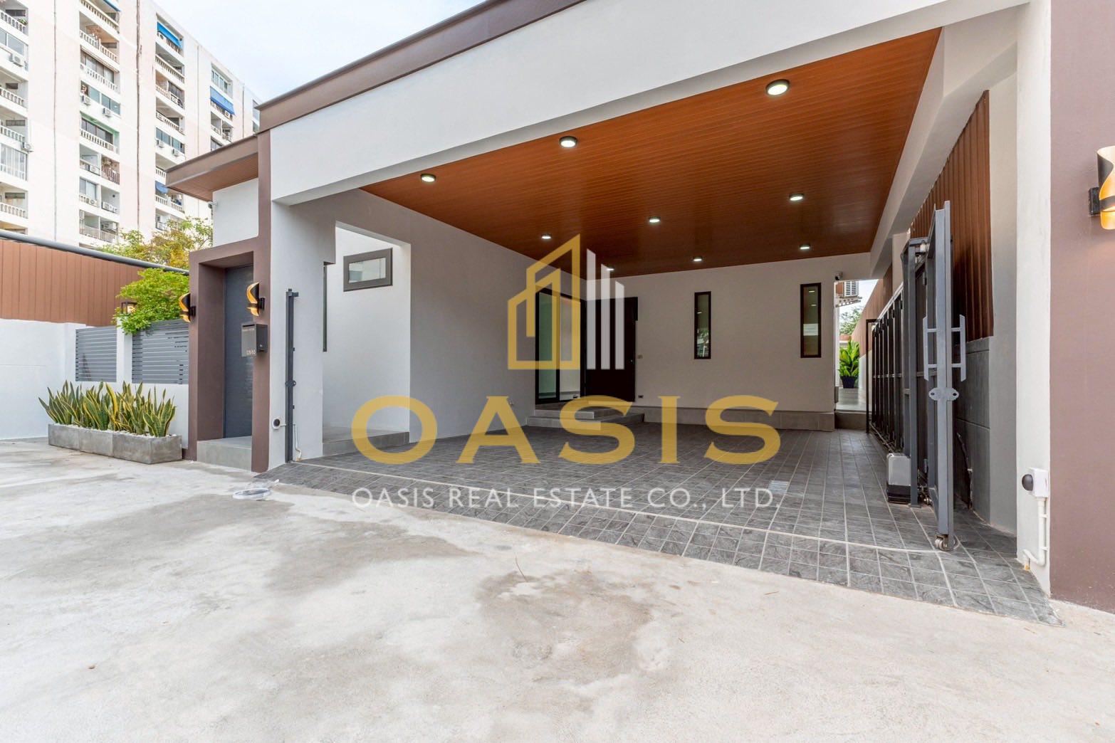 Modern Style Single House Pool Villa for Sale in Central Pattaya