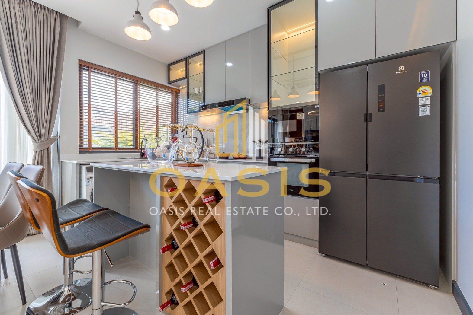 Modern Style Single House Pool Villa for Sale in Central Pattaya