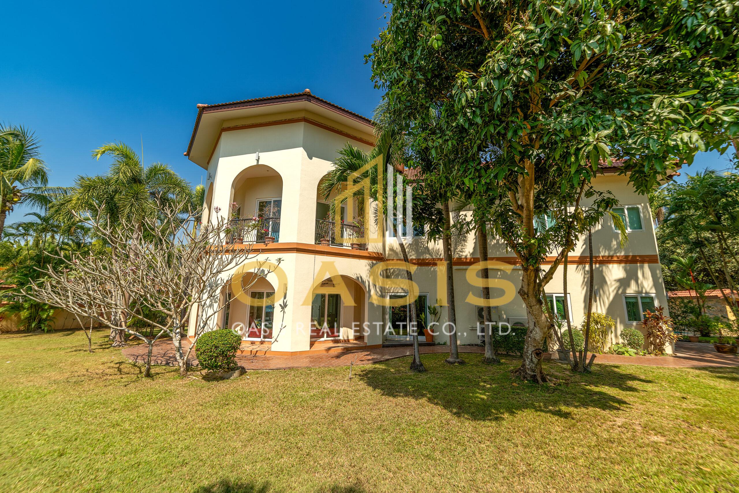 Elegant Luxury Pool Villa for Sale