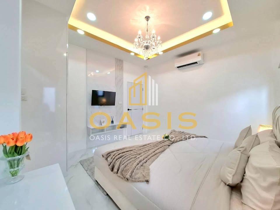 New pool villa for sale 1 km from MapPrachan Reservoir
