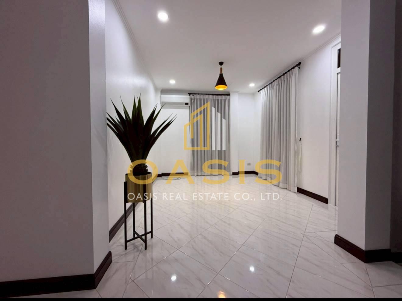 Exceptional renovated 2 story House for Sale and Rent