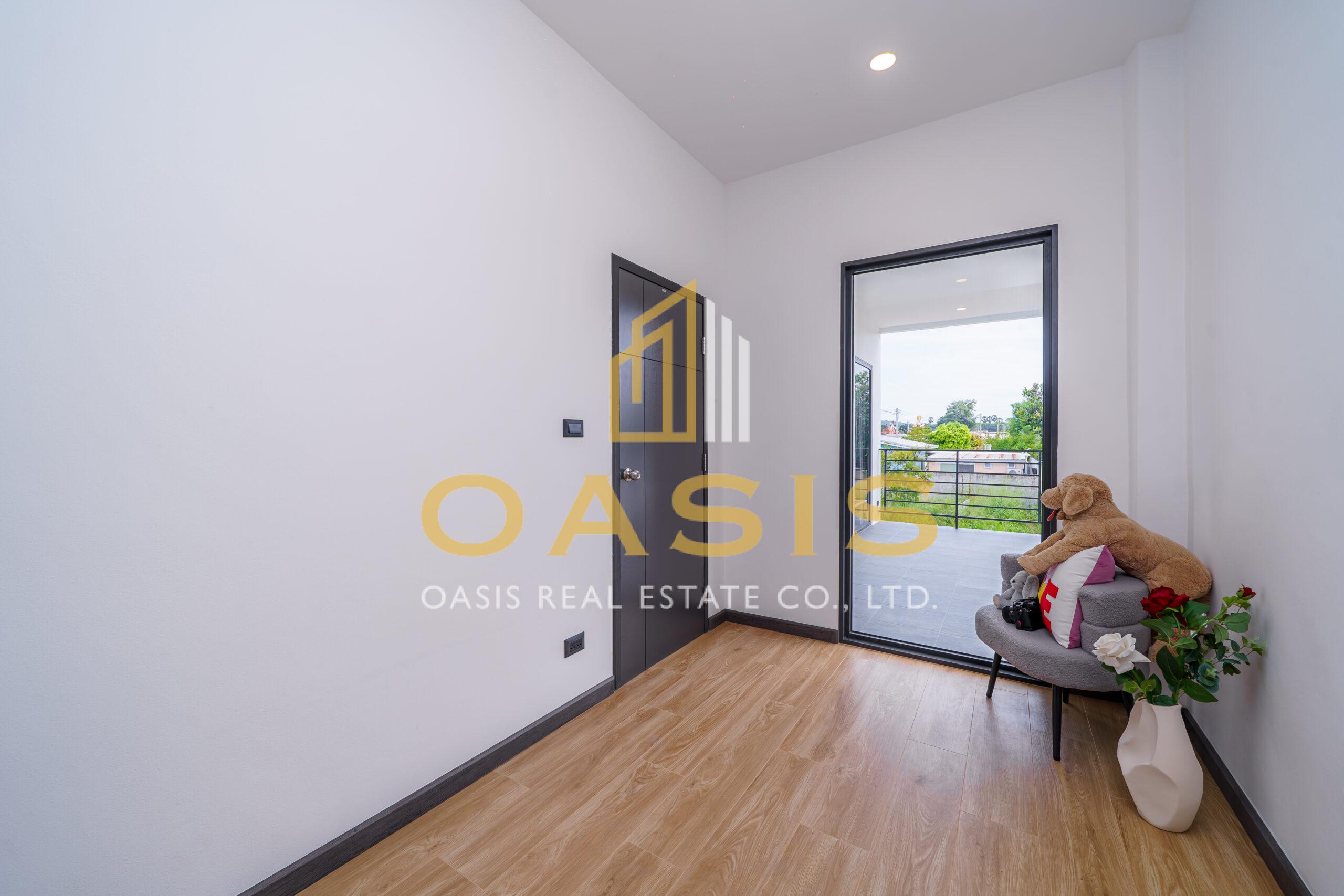 Modern 4 Bedrooms Pool Villa for sale near Mabprachan lake