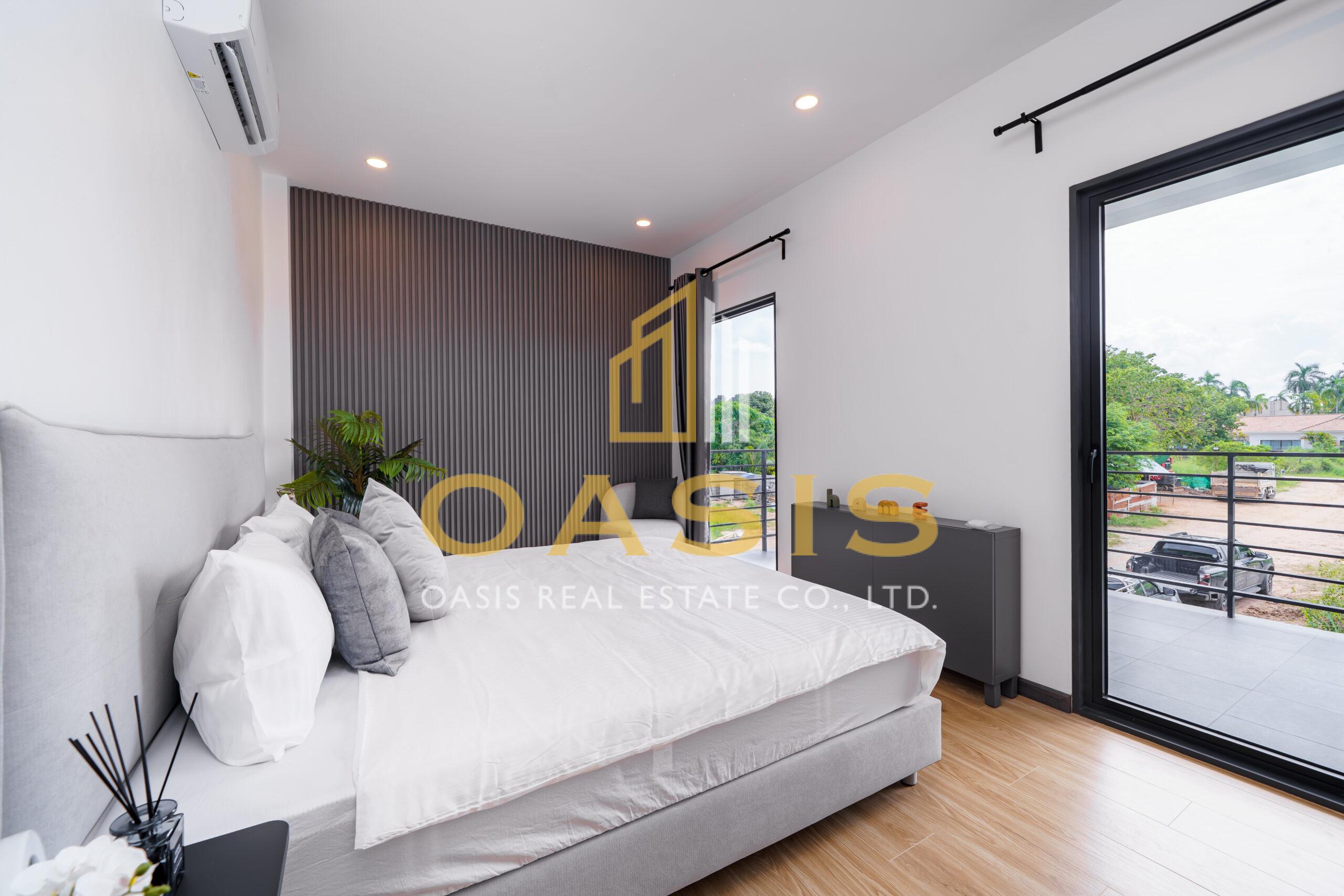 Modern 4 Bedrooms Pool Villa for sale near Mabprachan lake