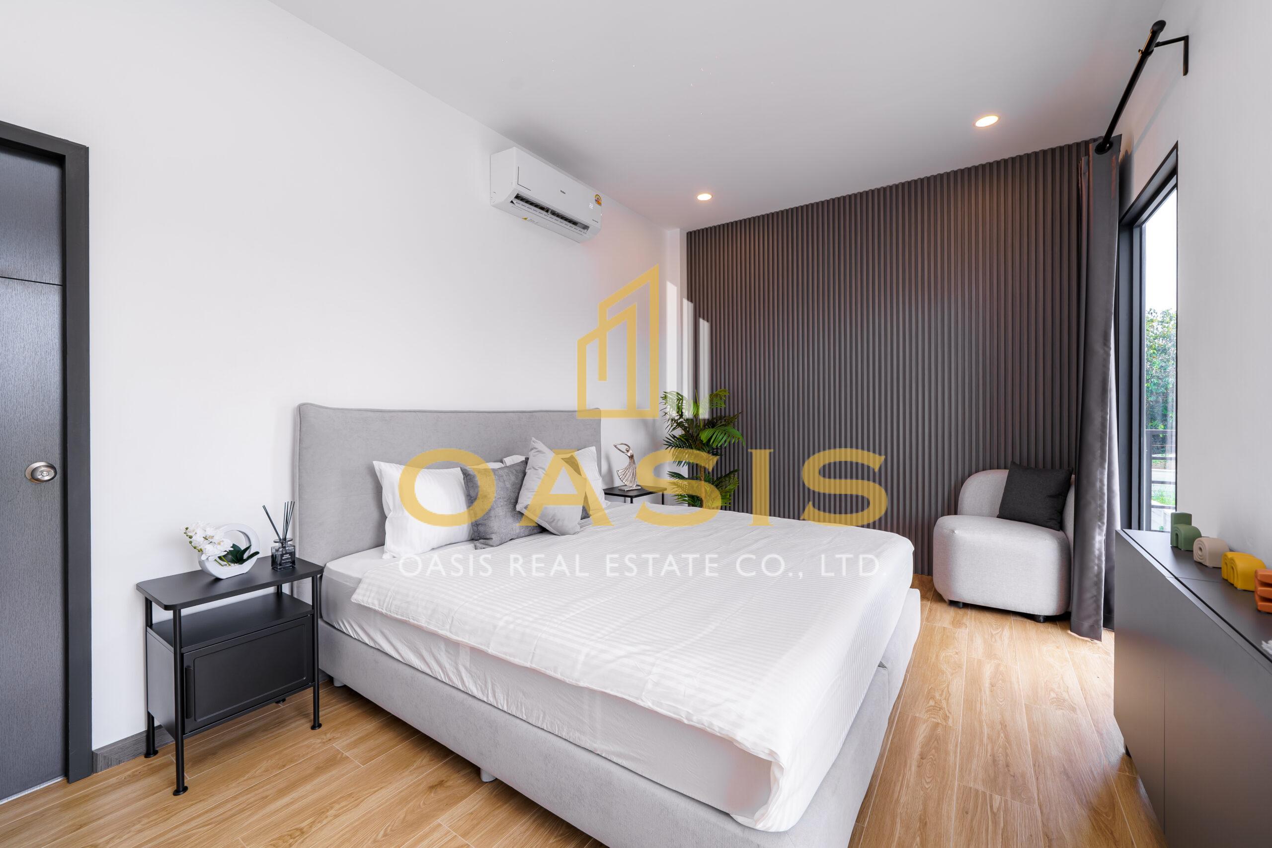 Modern 4 Bedrooms Pool Villa for sale near Mabprachan lake