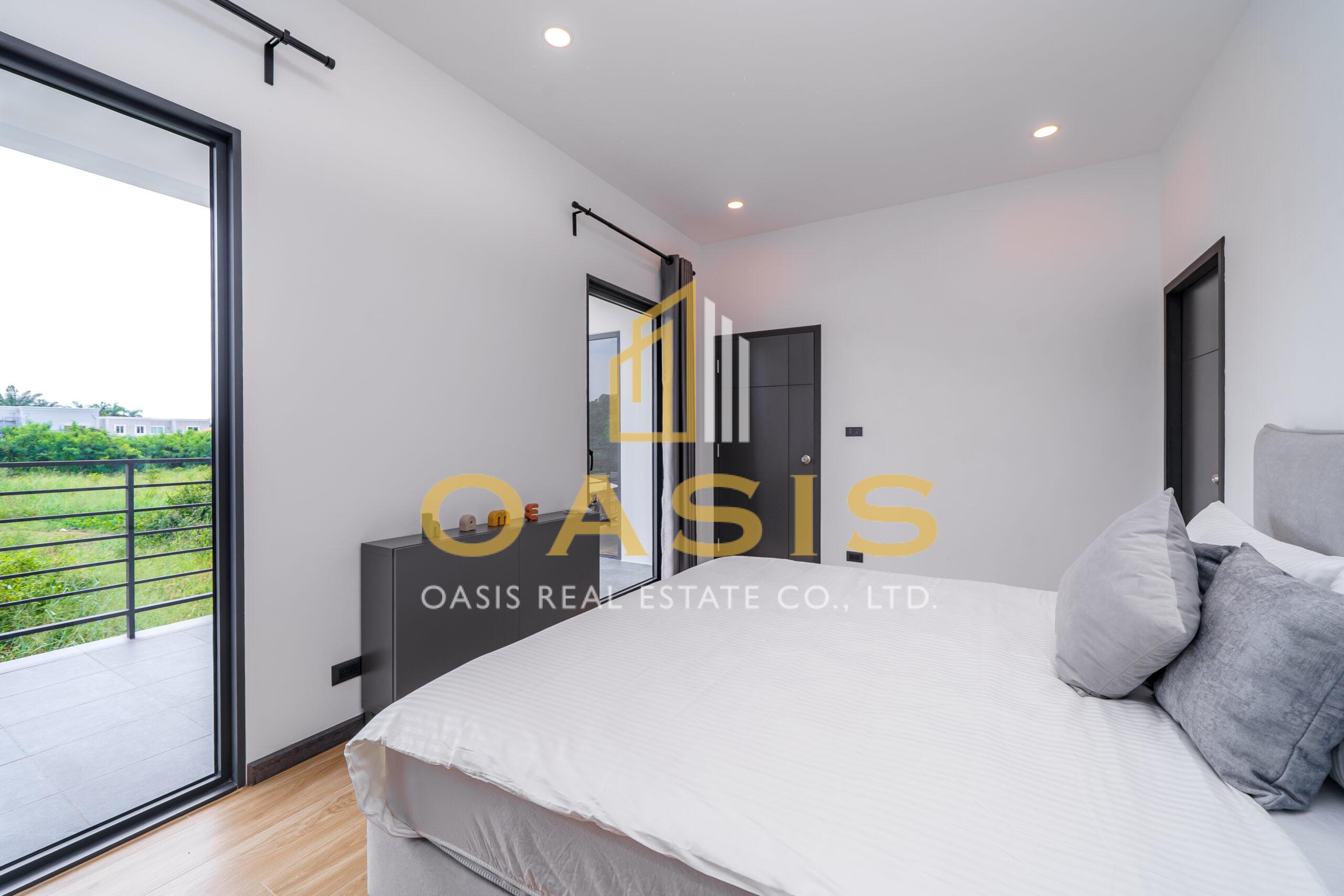 Modern 4 Bedrooms Pool Villa for sale near Mabprachan lake