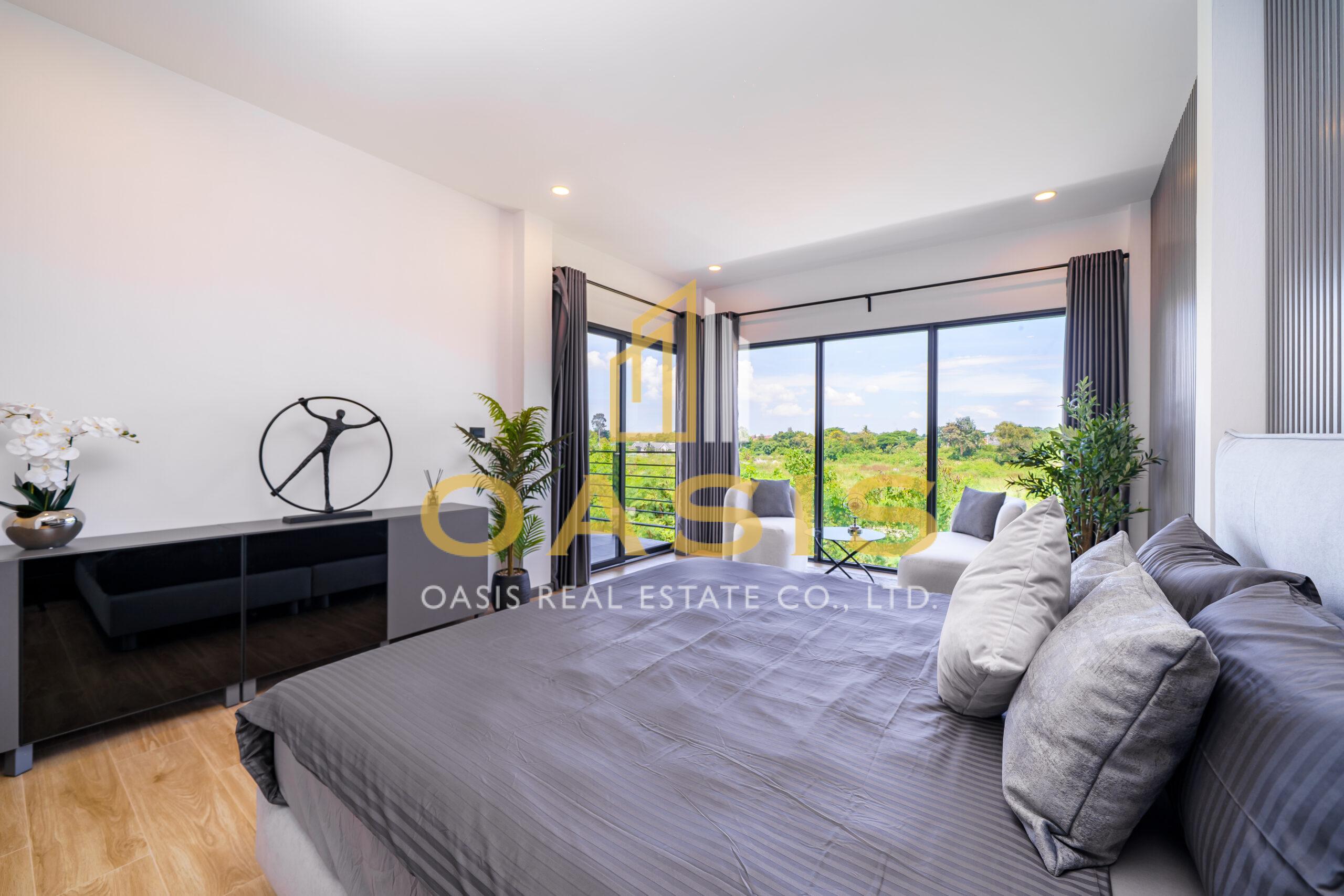 Modern 4 Bedrooms Pool Villa for sale near Mabprachan lake