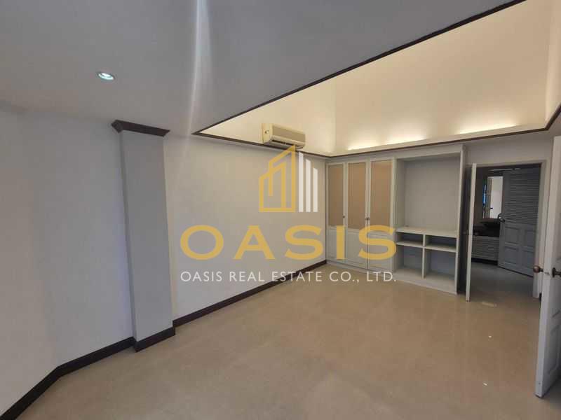 Luxury Beachfront Townhome Dongtan Beach for sale