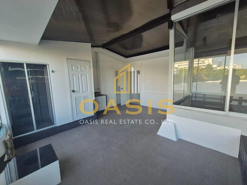 Luxury Beachfront Townhome Dongtan Beach for sale