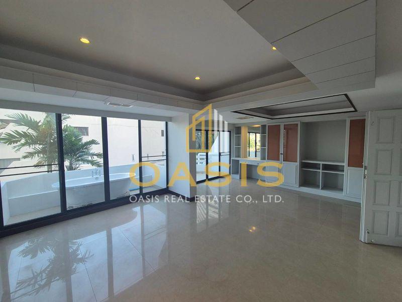 Luxury Beachfront Townhome Dongtan Beach for sale