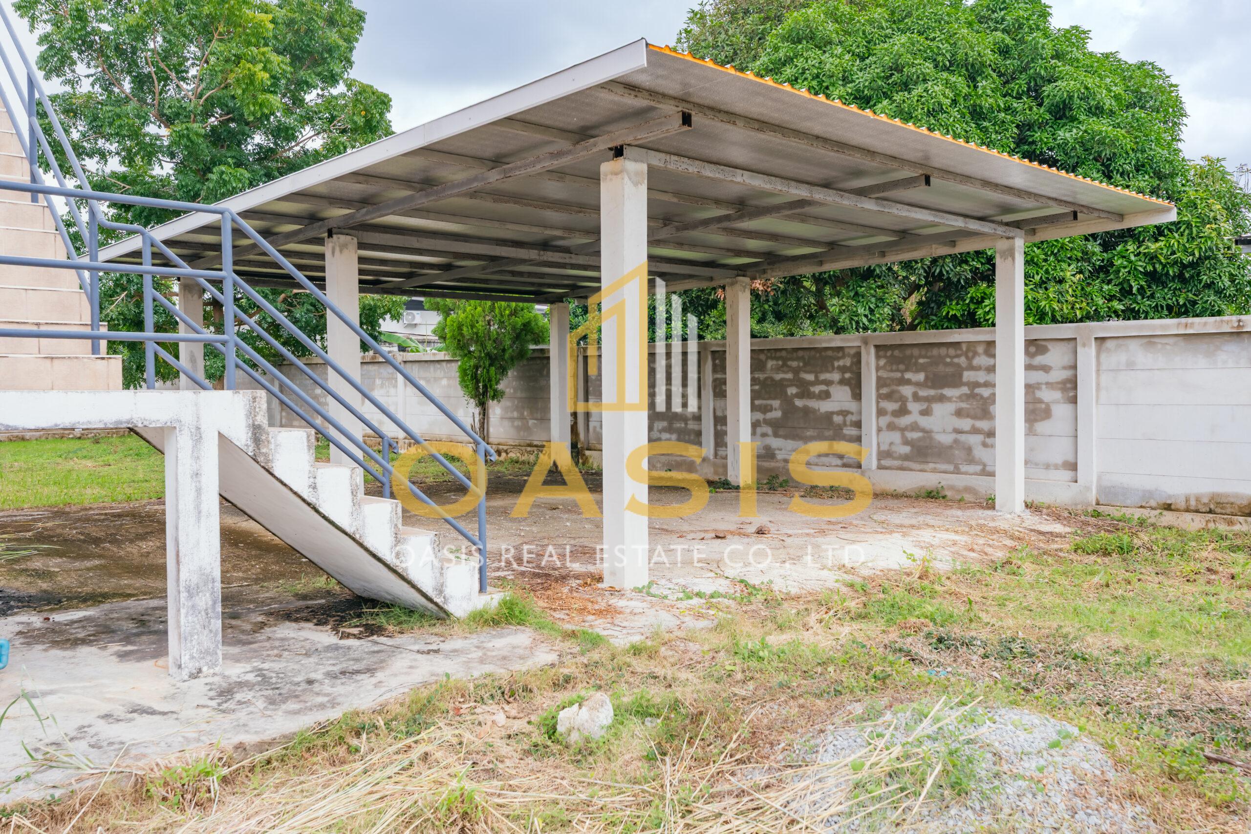 Magnificent Property with Private Pond and Mature Trees For Sale