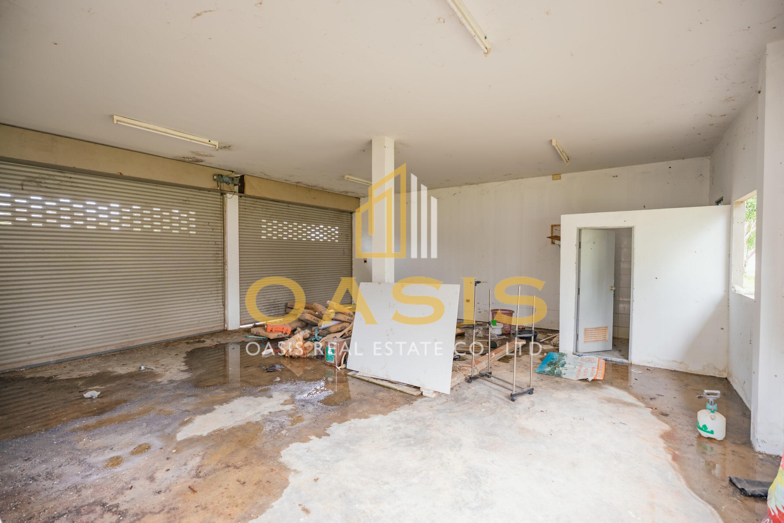 Magnificent Property with Private Pond and Mature Trees For Sale