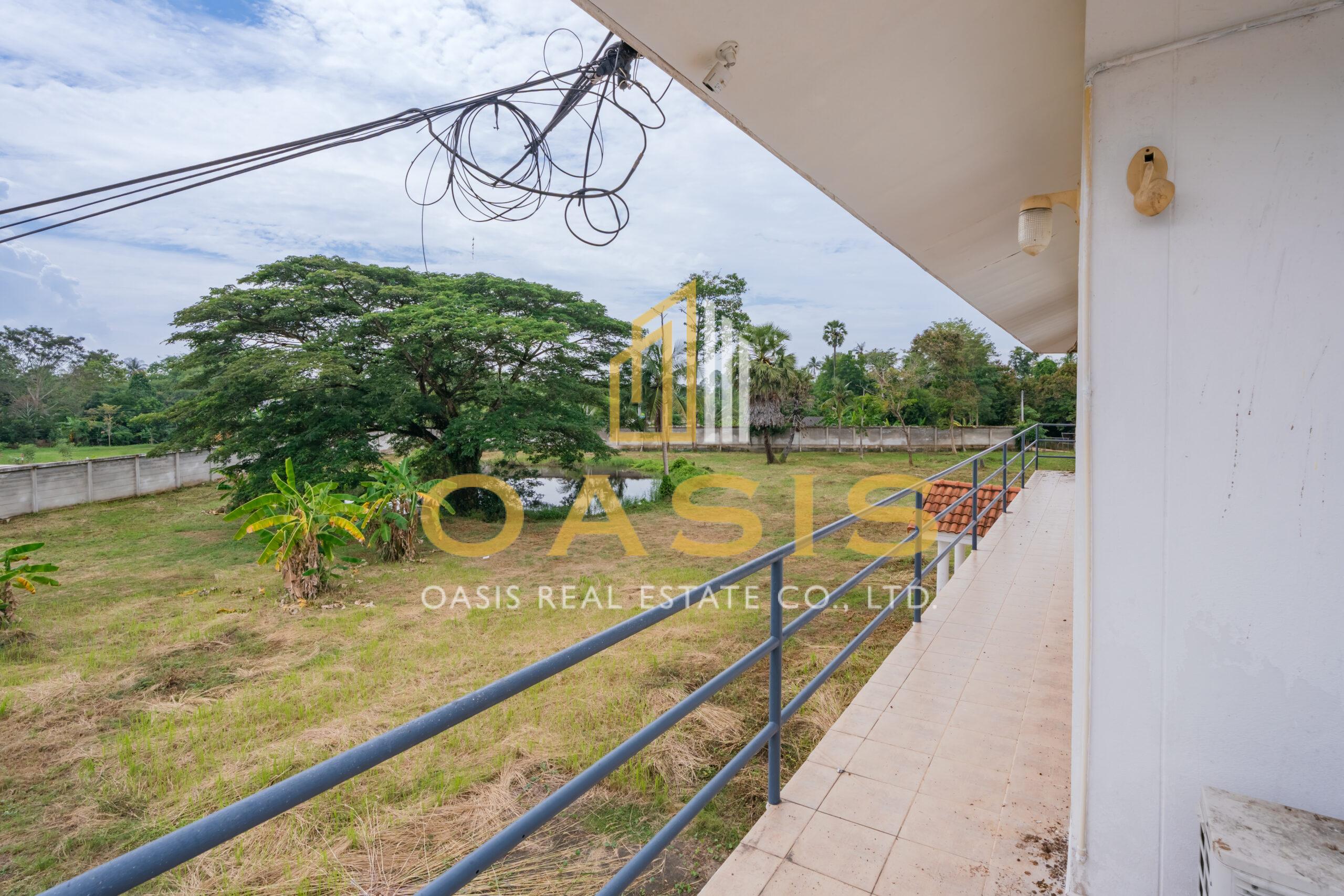 Magnificent Property with Private Pond and Mature Trees For Sale