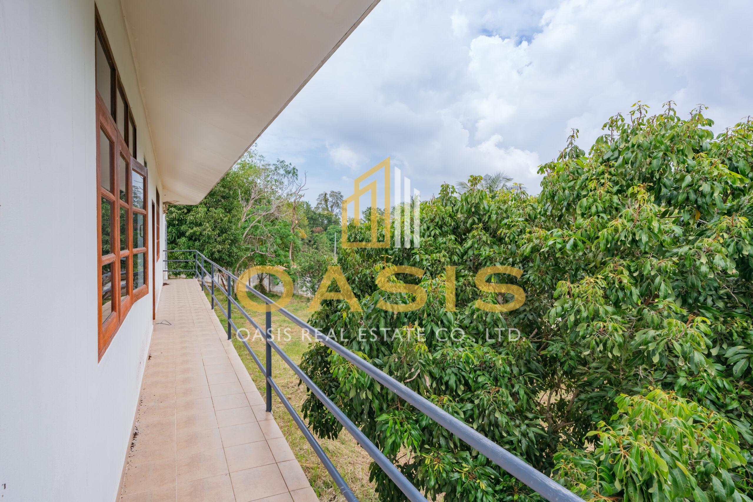 Magnificent Property with Private Pond and Mature Trees For Sale