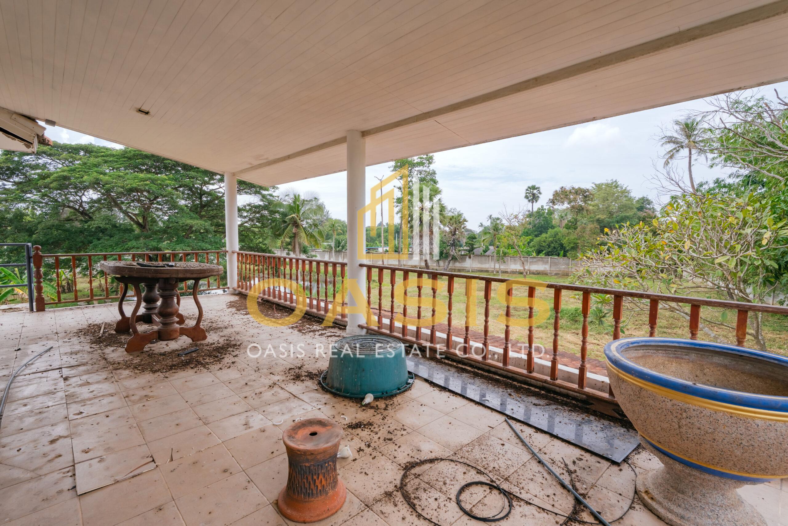 Magnificent Property with Private Pond and Mature Trees For Sale