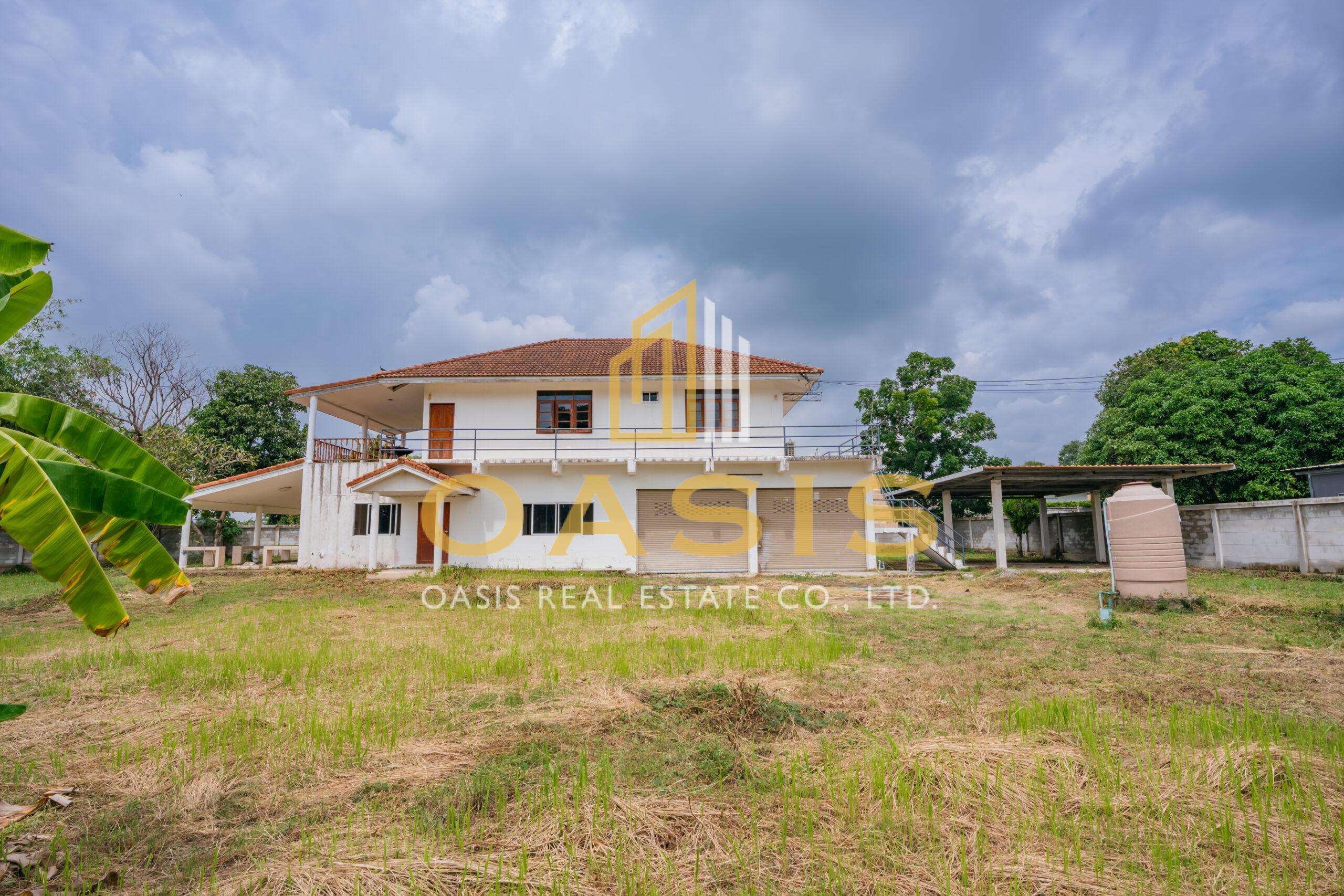 Magnificent Property with Private Pond and Mature Trees For Sale