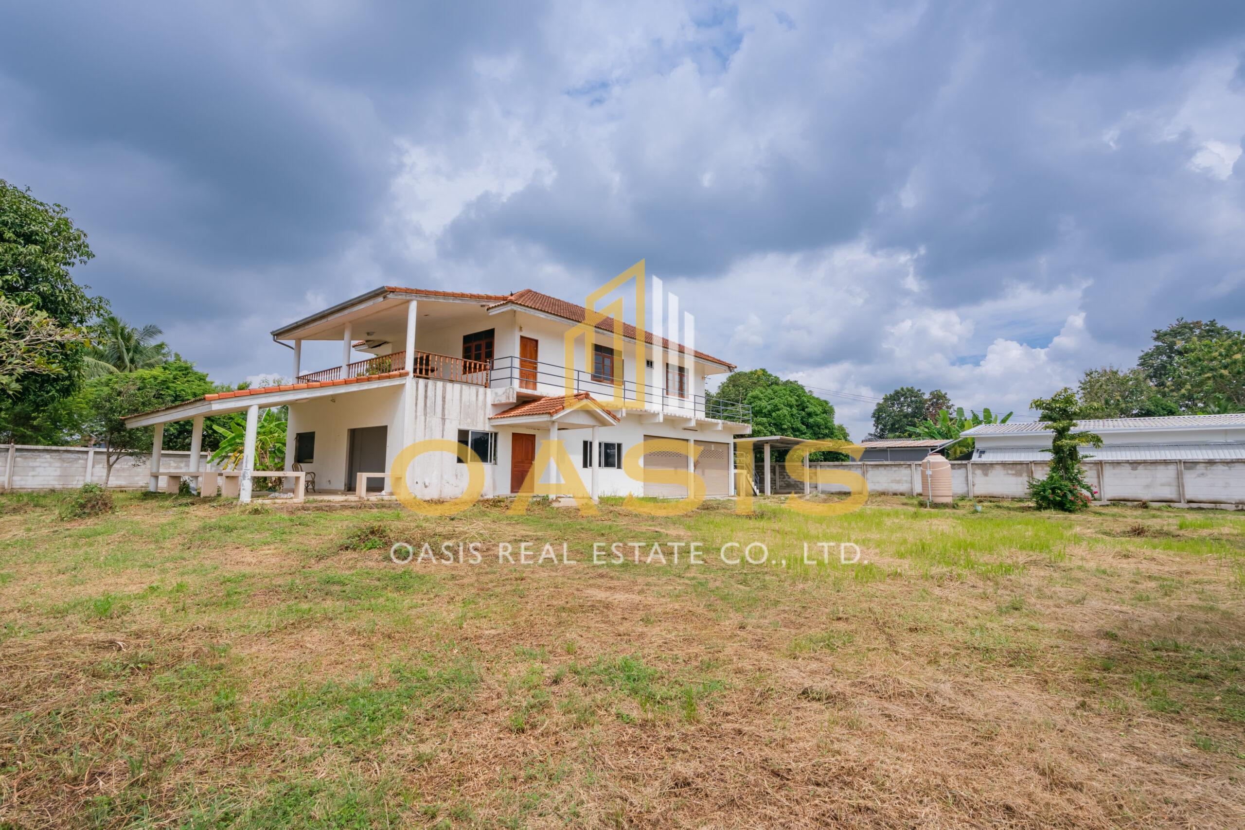 Magnificent Property with Private Pond and Mature Trees For Sale