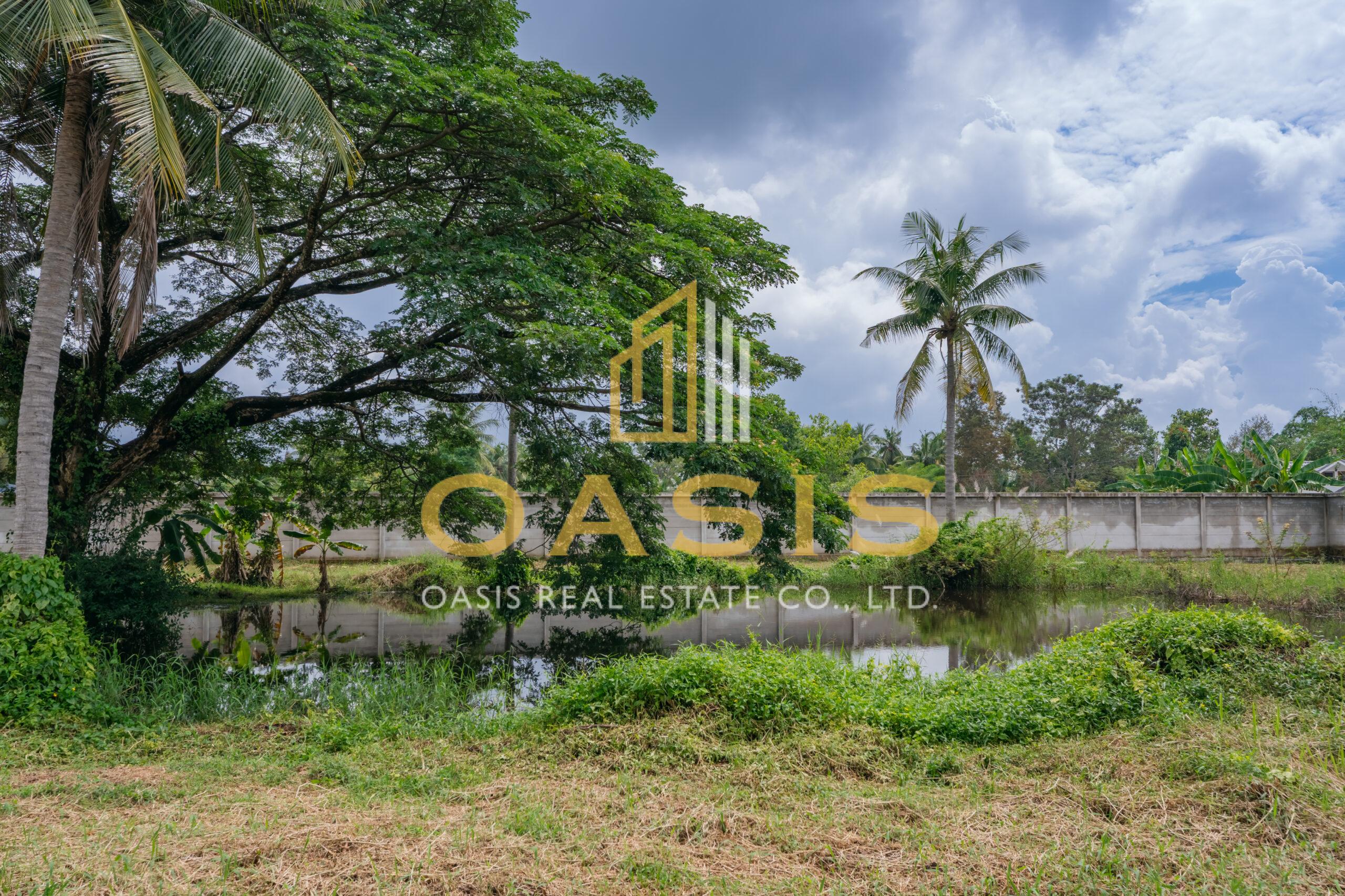 Magnificent Property with Private Pond and Mature Trees For Sale