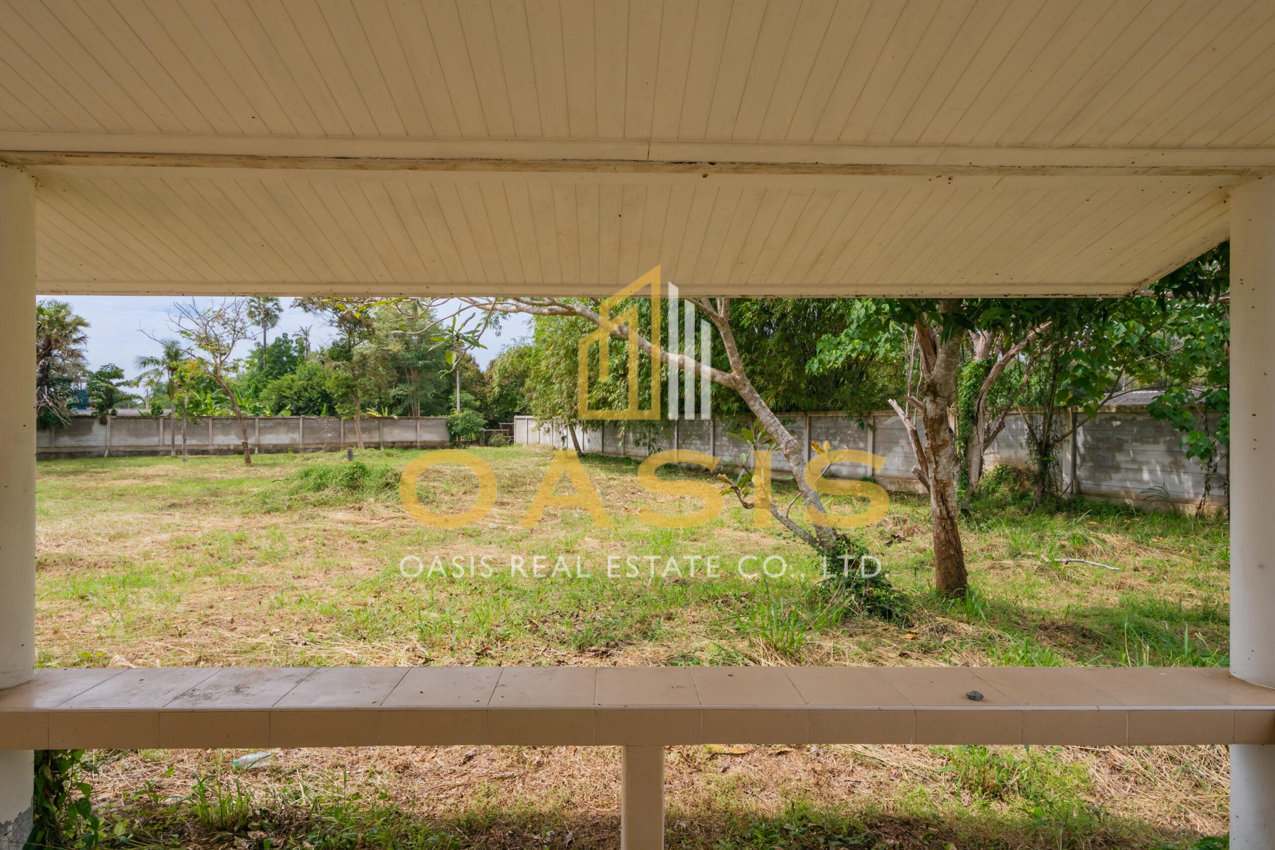 Magnificent Property with Private Pond and Mature Trees For Sale