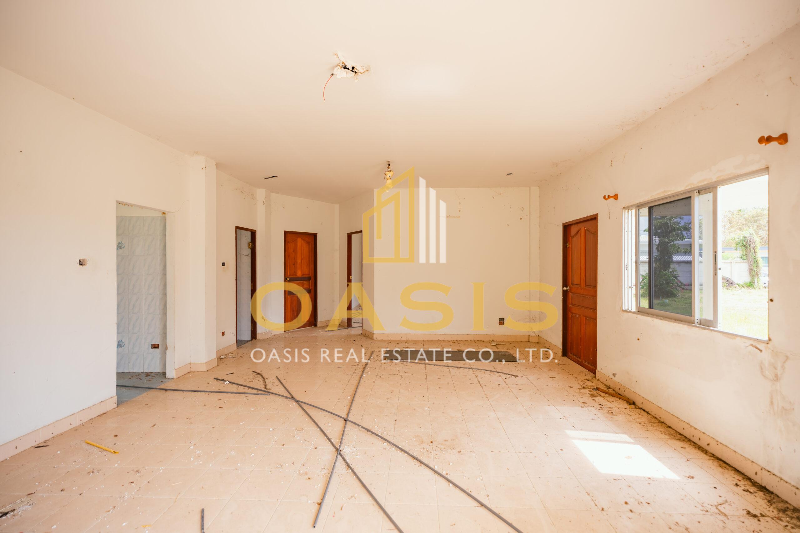 Magnificent Property with Private Pond and Mature Trees For Sale