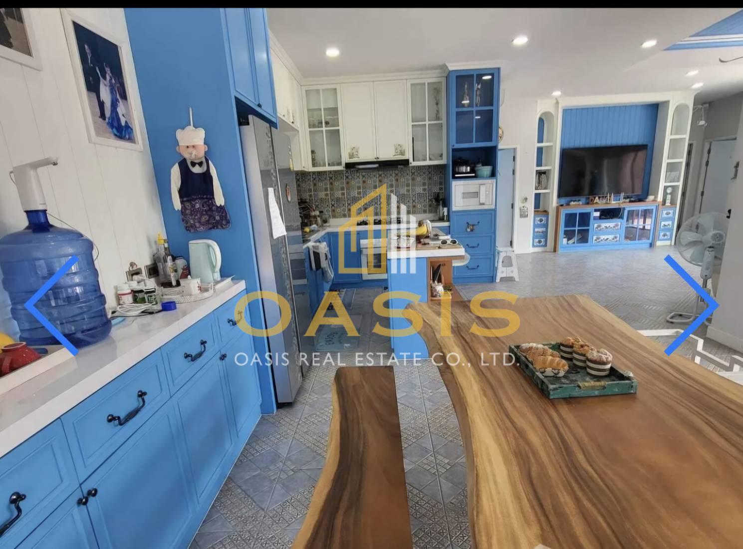 Baan Pattaya 5 Village 5-Bedroom Pool Villa for Sale or Rent
