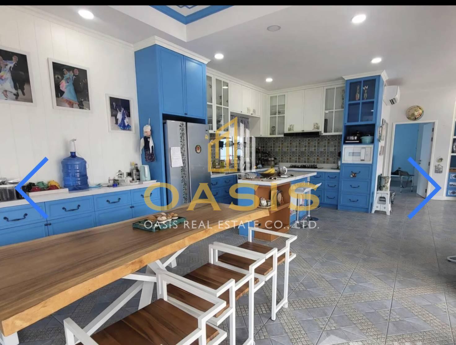 Baan Pattaya 5 Village 5-Bedroom Pool Villa for Sale or Rent