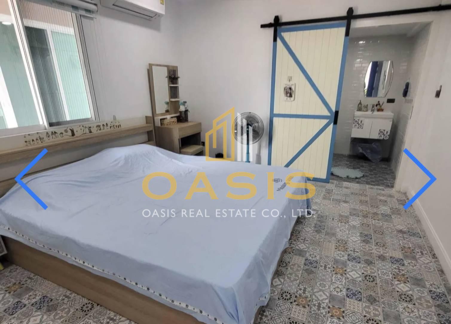 Baan Pattaya 5 Village 5-Bedroom Pool Villa for Sale or Rent