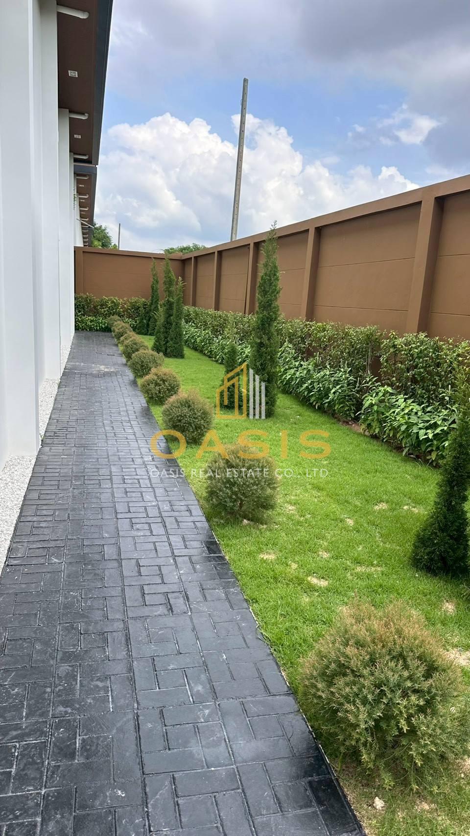 Luxury Pool Villa For Rent in a Peaceful Prime Location