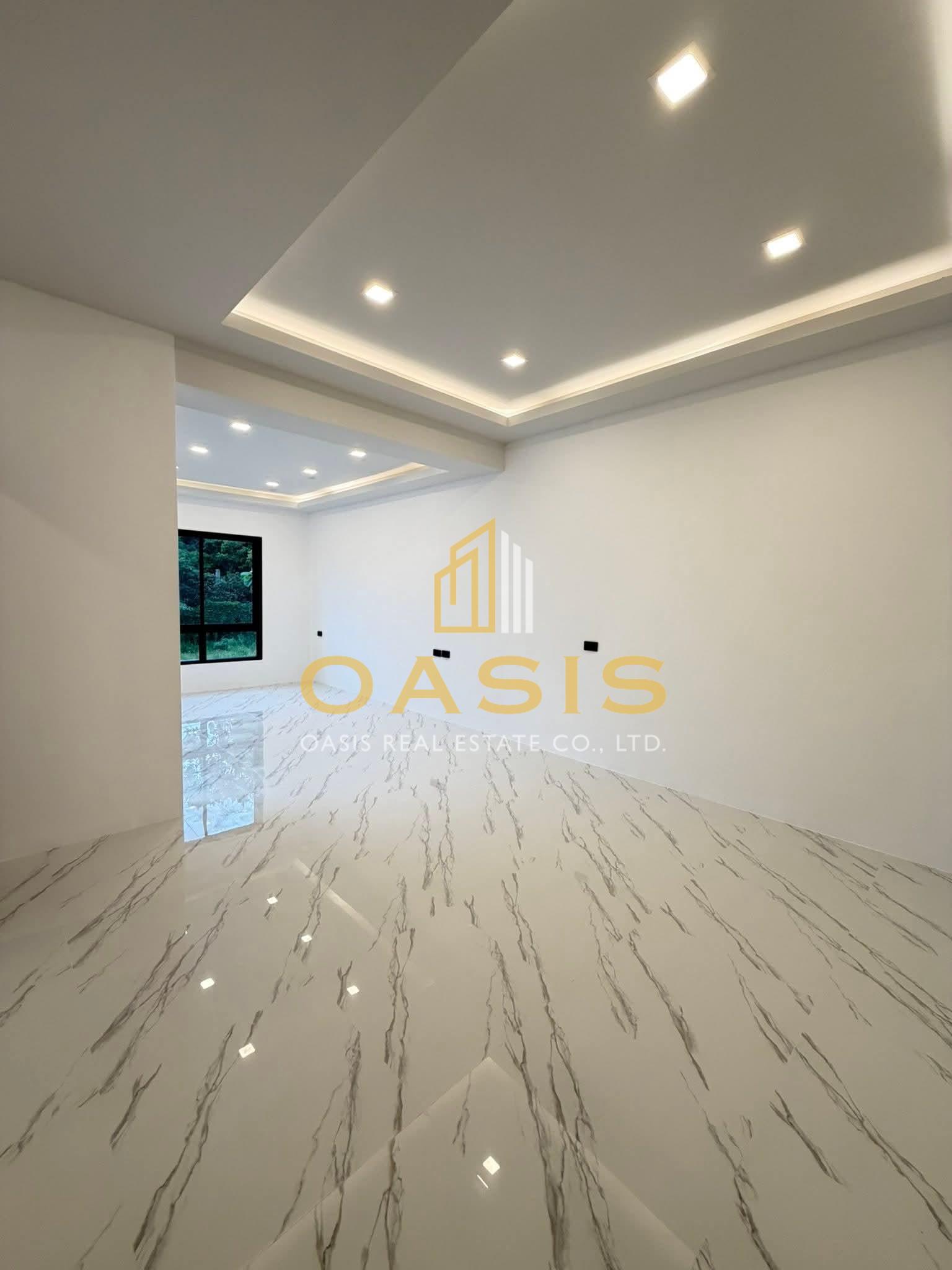 Fully Renovated 3-Storey Townhome For Sale