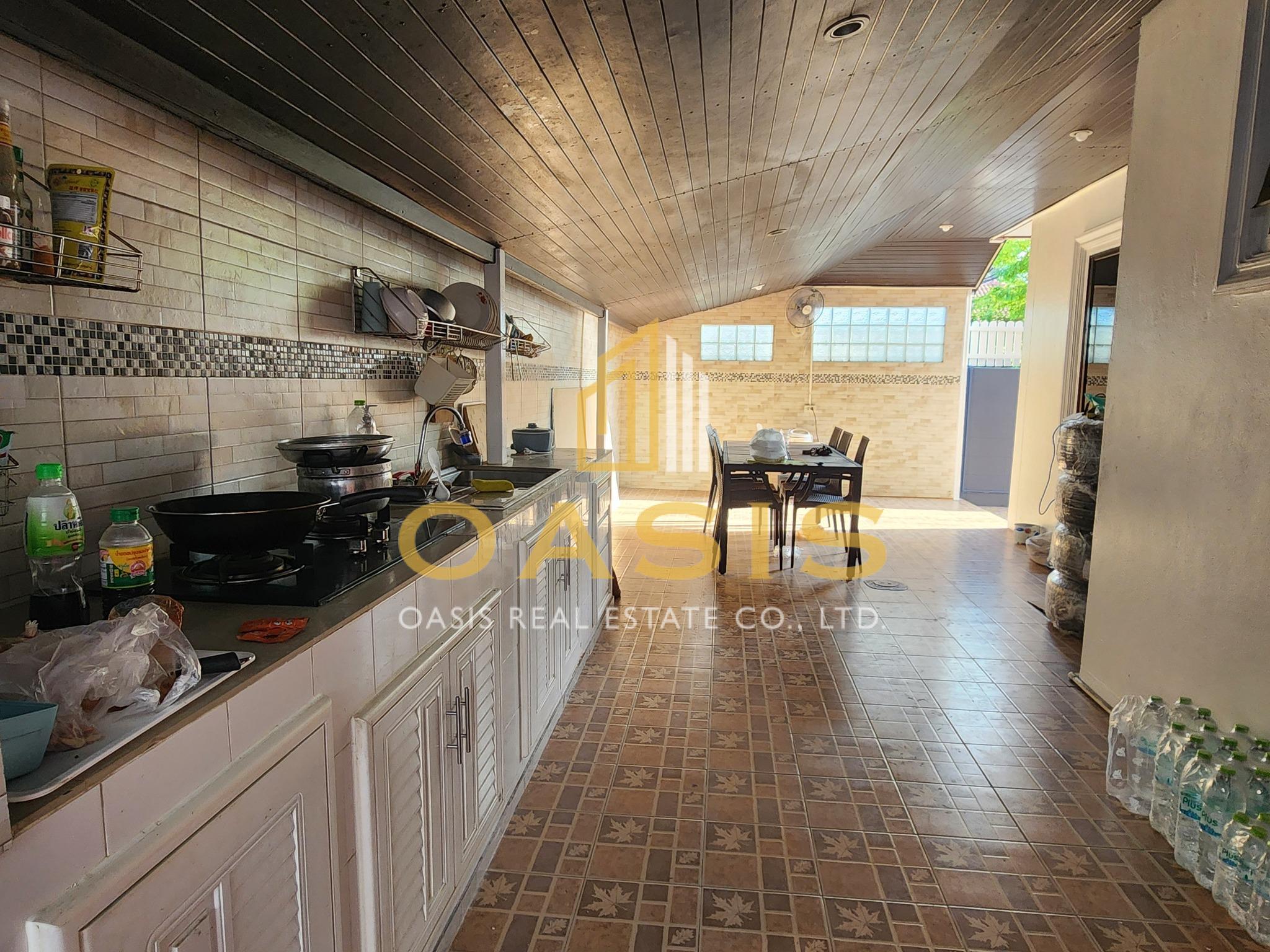 2-storey detached house for Rent