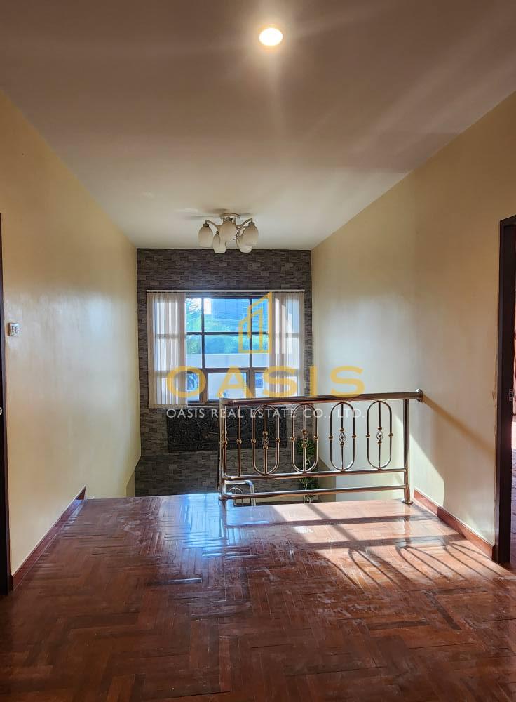 2-storey detached house for Rent
