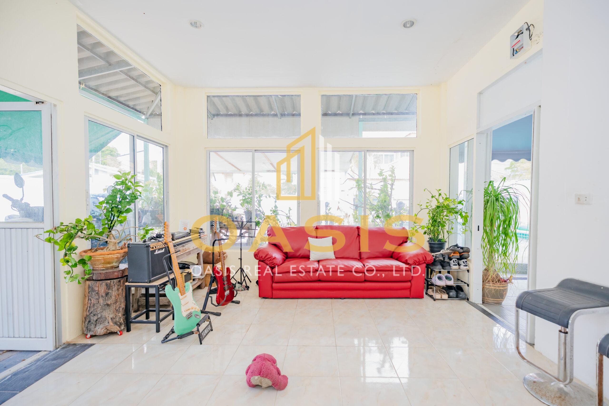 A Rare Opportunity for Investors or Pool Villa Professionals For Sale