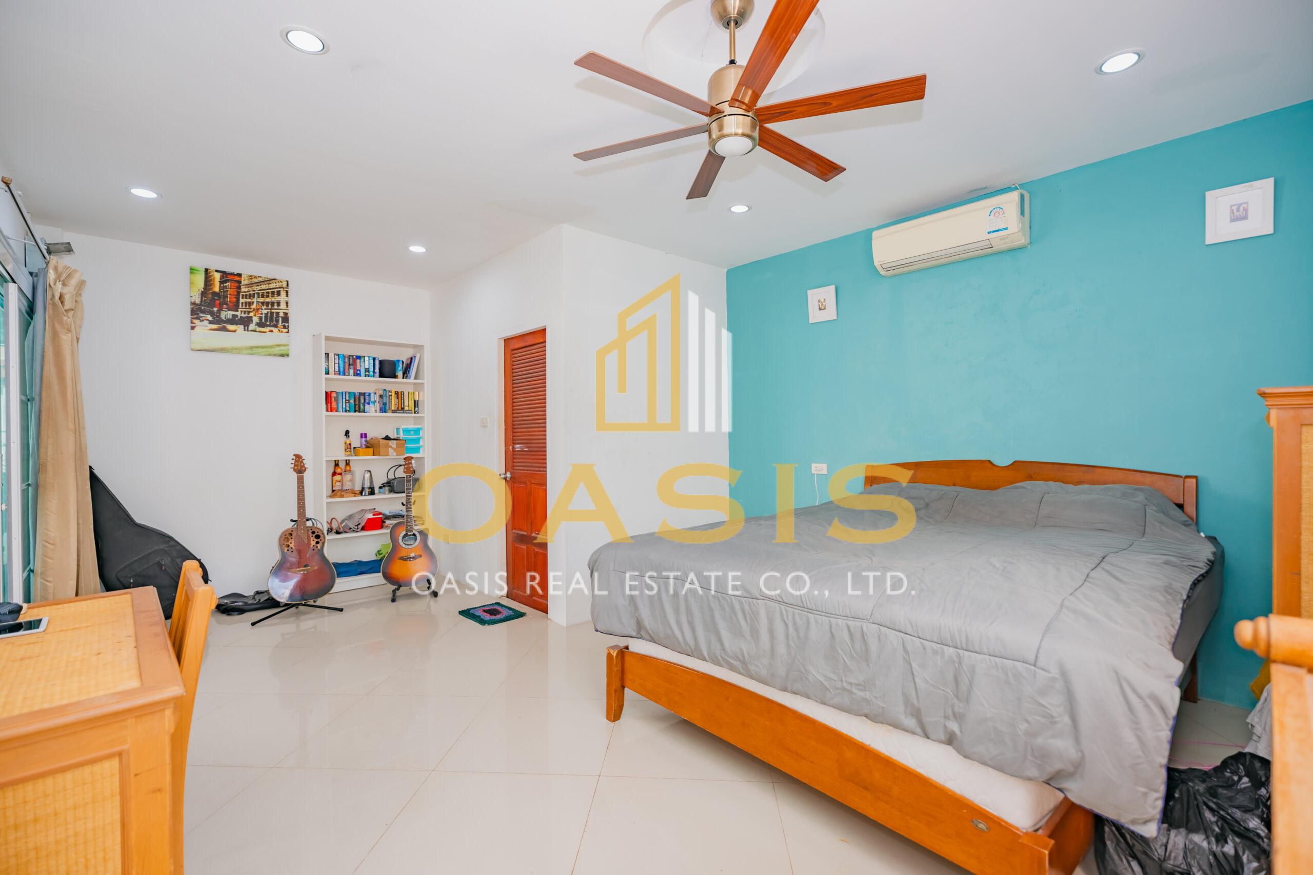 A Rare Opportunity for Investors or Pool Villa Professionals For Sale